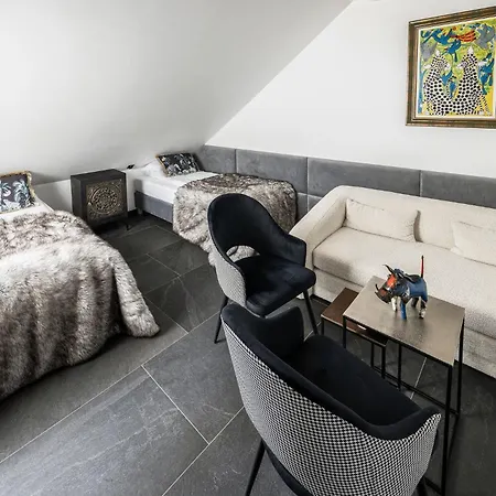 Safari House - 3*
