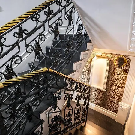 Panzió Safari House -