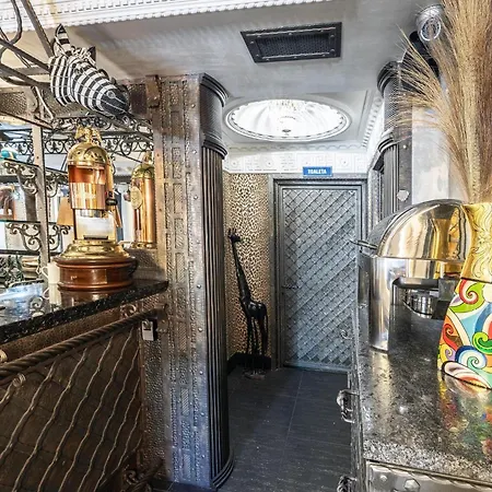 Bed & Breakfast Safari House - 3*