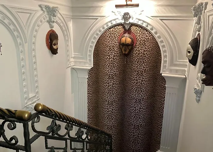 Safari House - Bed & Breakfast 3*