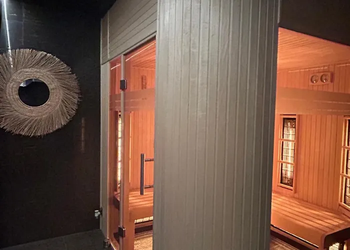 Safari House - Bed & Breakfast Wisla